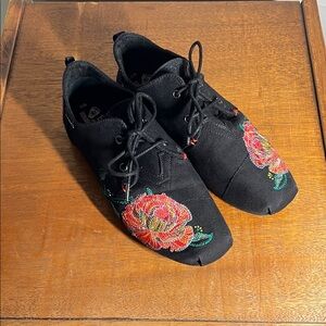 Heavy Petal BOBS Shoes Floral Embroidered Black Women's Shoes